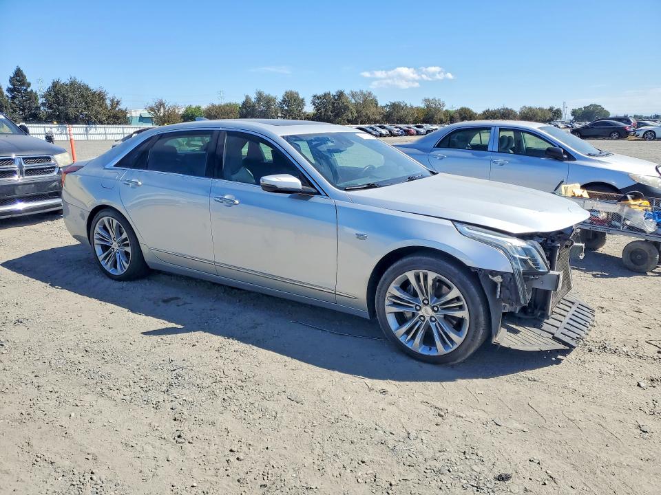 Снимка 4 от търг – 2017 CADILLAC CT6 с VIN 1G6KN5R67HU165341