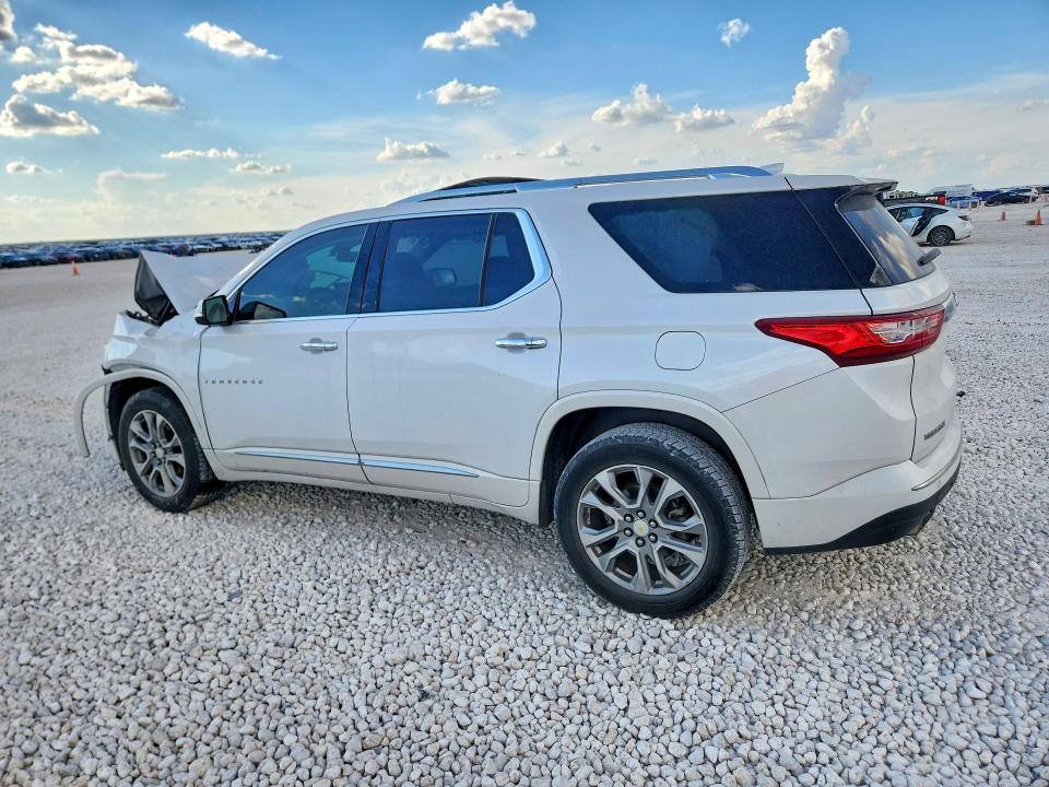 Photo 2 from auction – 2019 CHEVROLET TRAVERSE with VIN 1GNERKKW2KJ139575