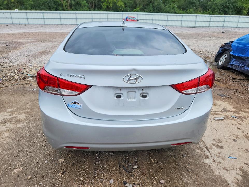 Photo 6 from auction – 2011 HYUNDAI ELANTRA with VIN 5NPDH4AE1BH002194