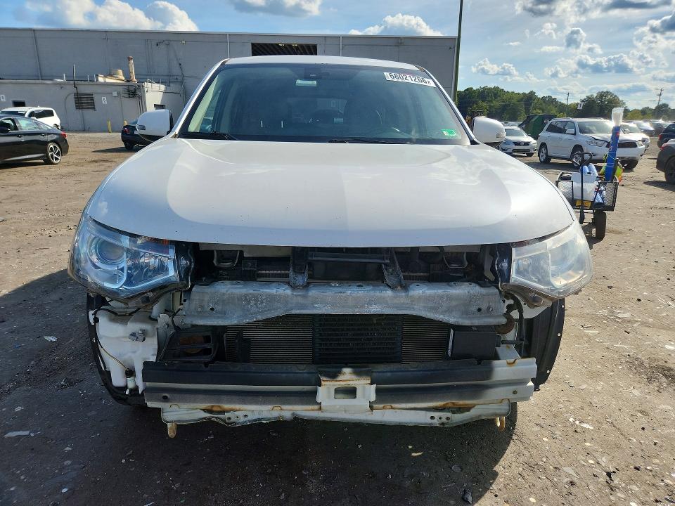 Photo 5 from auction – 2014 MITSUBISHI OUTLANDER with VIN JA4JZ4AXXEZ017043