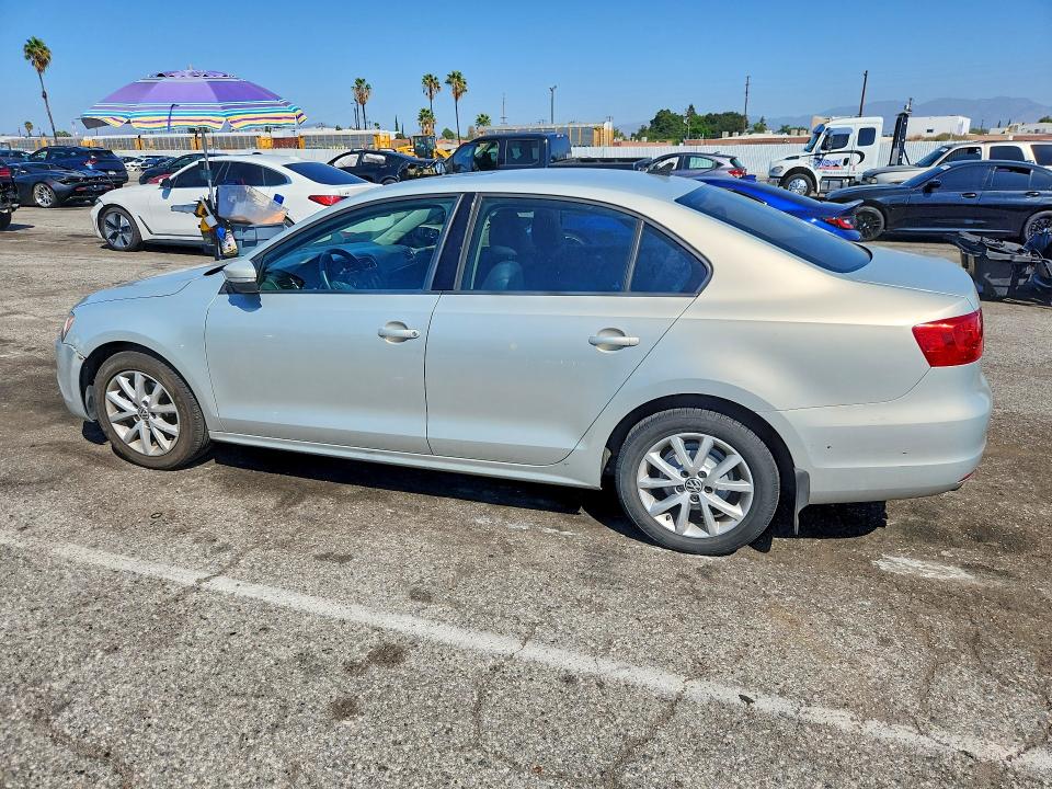 Photo 2 from auction – 2011 VOLKSWAGEN JETTA with VIN 3VWDZ7AJ3BM384618