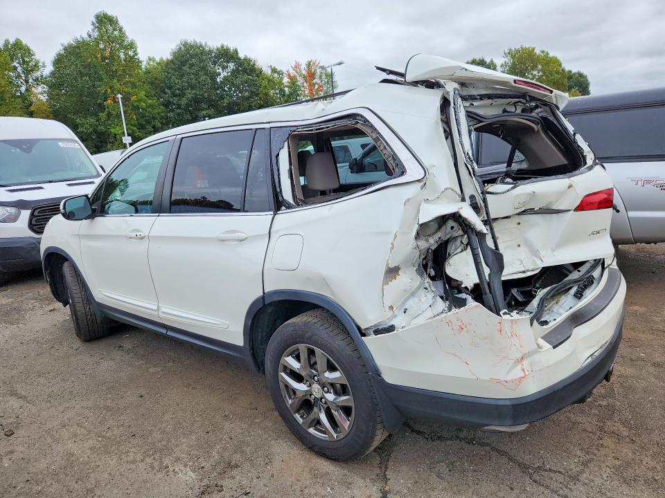 Снимка 2 от търг – 2017 HONDA PILOT с VIN 5FNYF6H61HB052862