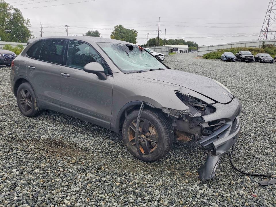 Photo 4 from auction – 2011 PORSCHE CAYENNE with VIN WP1AB2A25BLA42092