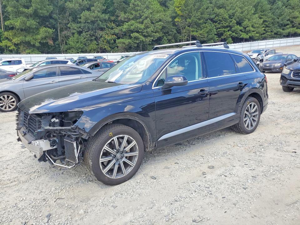 AUDI Q7 2017 with VIN WA1LAAF78HD011590 - Photo from auction