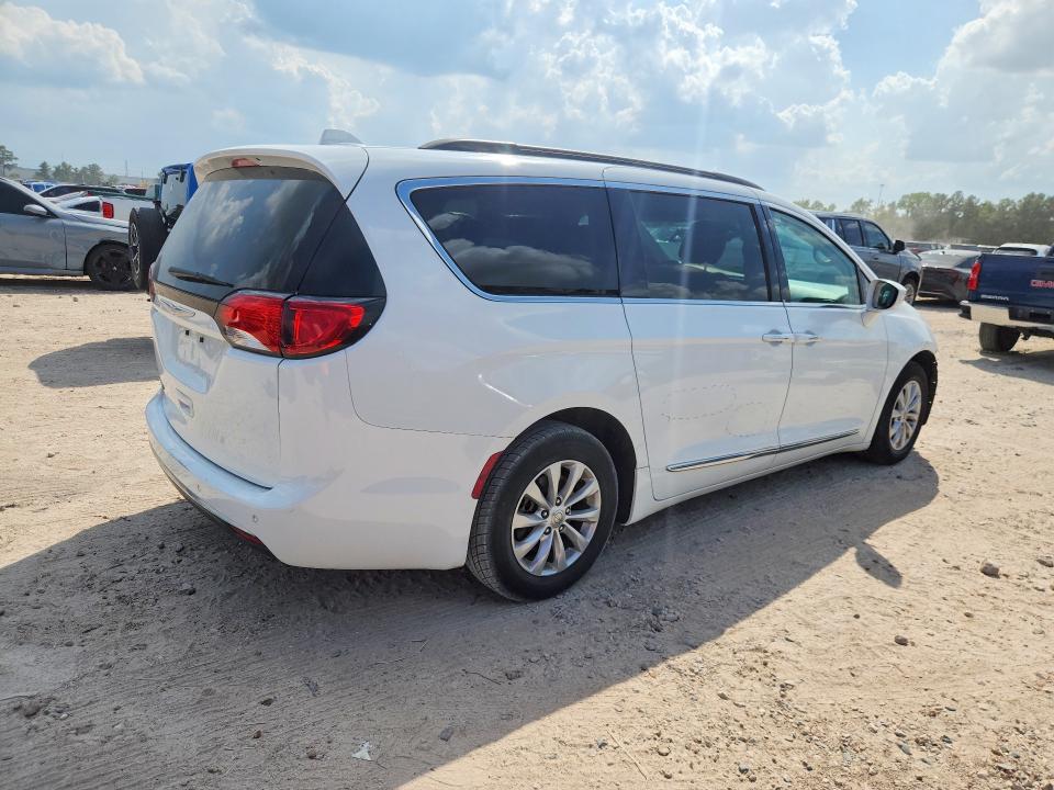 Foto 3 de la subasta – 2017 CHRYSLER PACIFICA con VIN 2C4RC1BG1HR539663