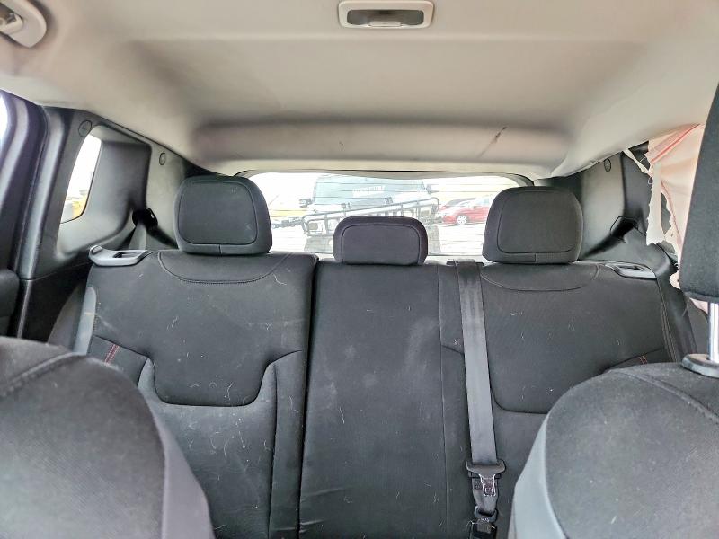 Photo 10 from auction – 2017 JEEP RENEGADE with VIN ZACCJBCB1HPE51611