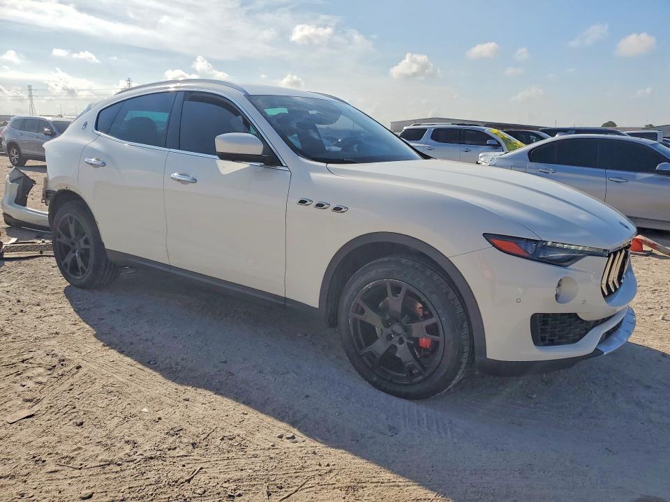 Photo 4 from auction – 2017 MASERATI LEVANTE with VIN ZN661XUA0HX222901