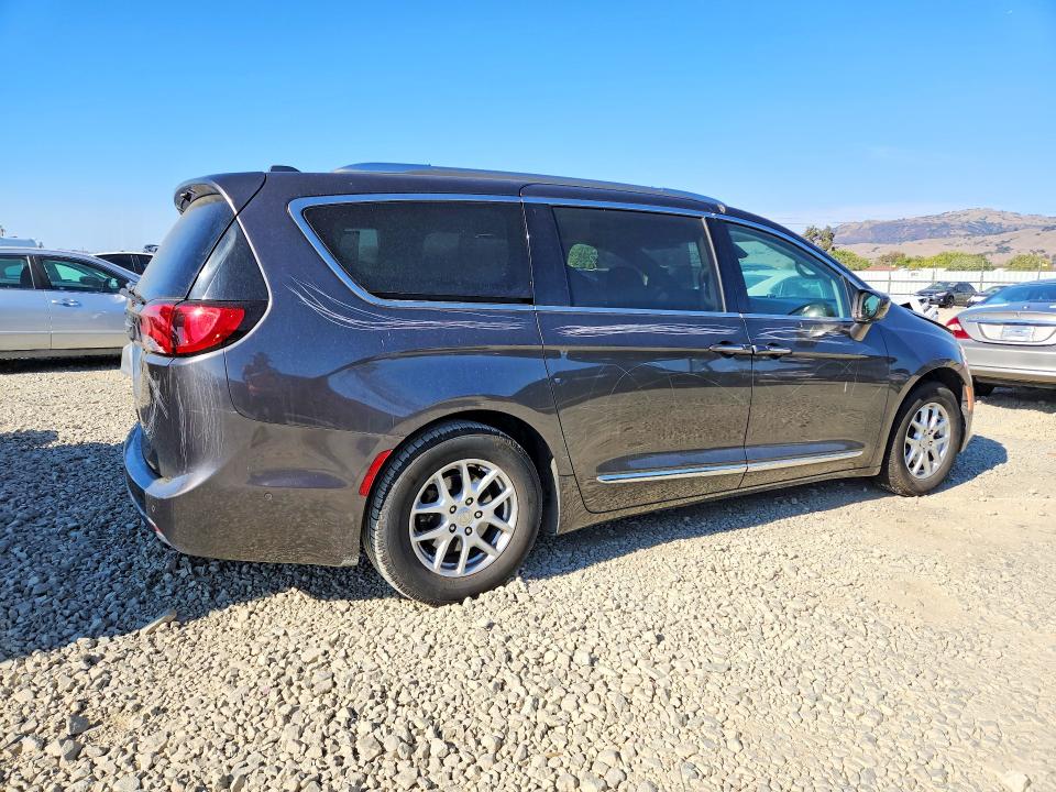 Photo 3 from auction – 2020 CHRYSLER PACIFICA with VIN 2C4RC1BG0LR129073