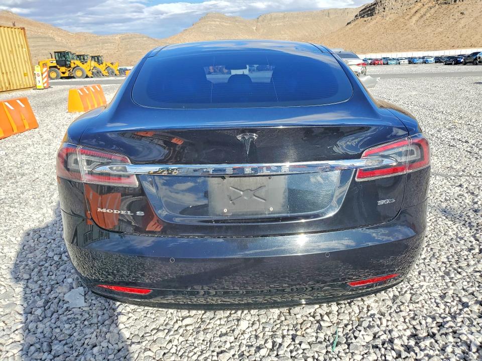 Foto 6 de la subasta – 2016 TESLA MODEL S con VIN 5YJSA1E24GF153093