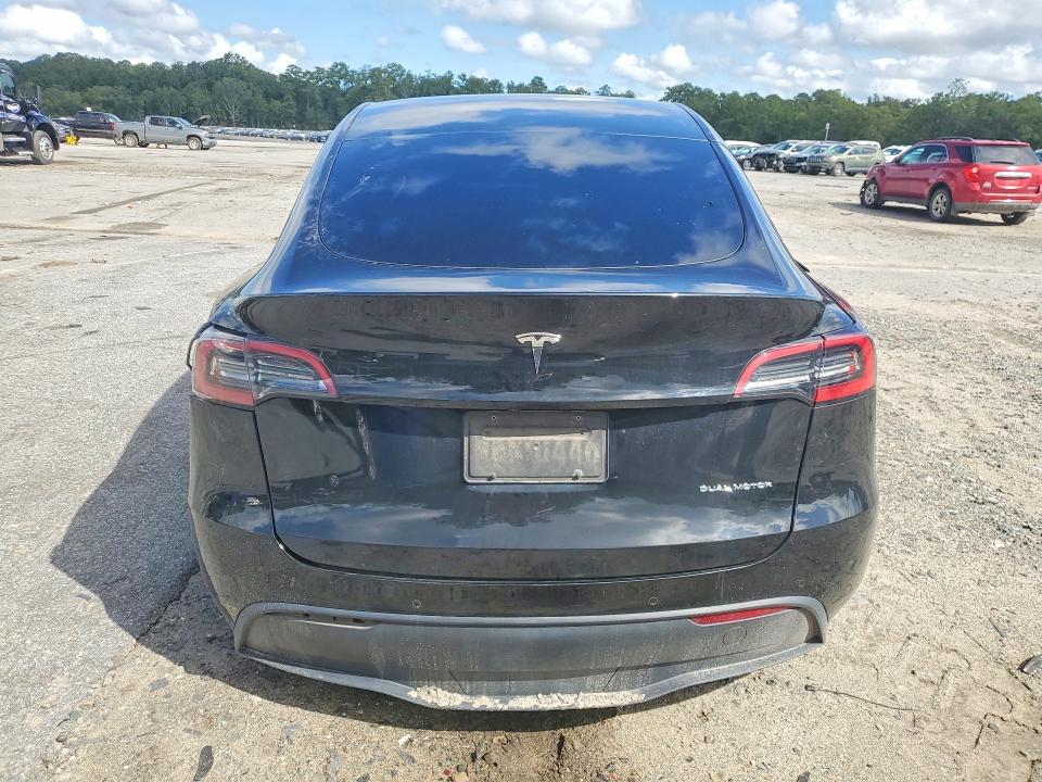 Снимка 6 от търг – 2022 TESLA MODEL Y с VIN 7SAYGDEE4NF431690