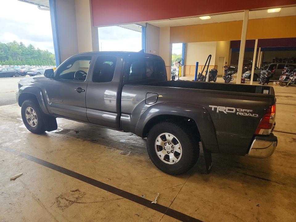Photo 2 from auction – 2015 TOYOTA TACOMA with VIN 5TFUU4EN3FX142201