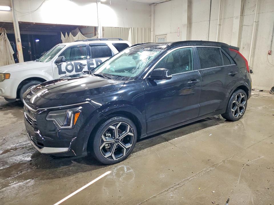 KIA NIRO 2023 with VIN KNDCR3LE3P5048102 - Photo from auction