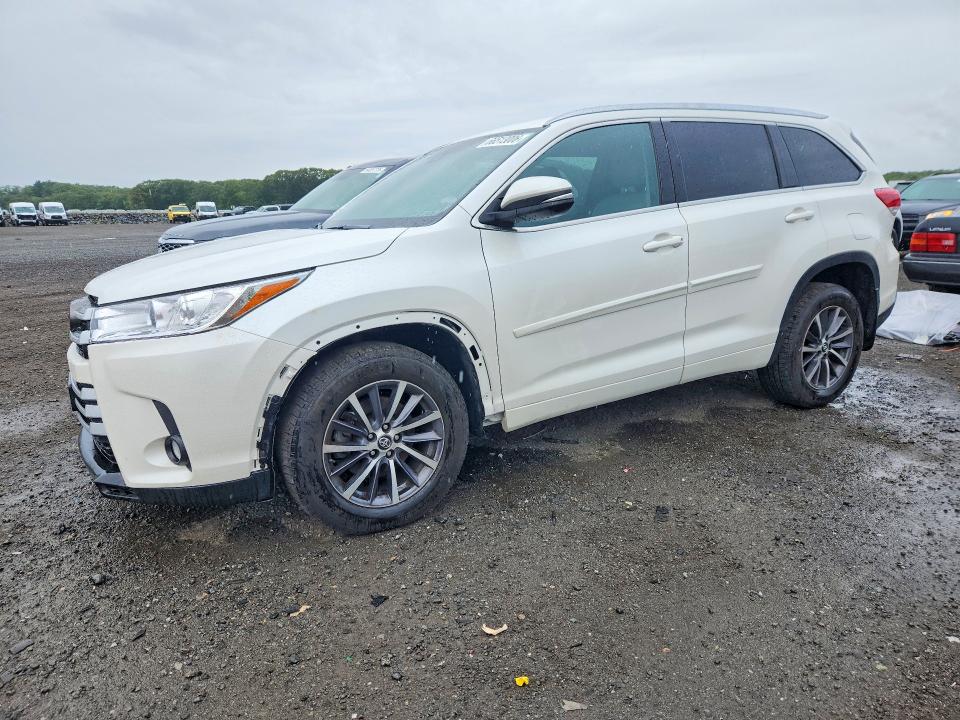 2017 TOYOTA HIGHLANDER - Търг №66513006