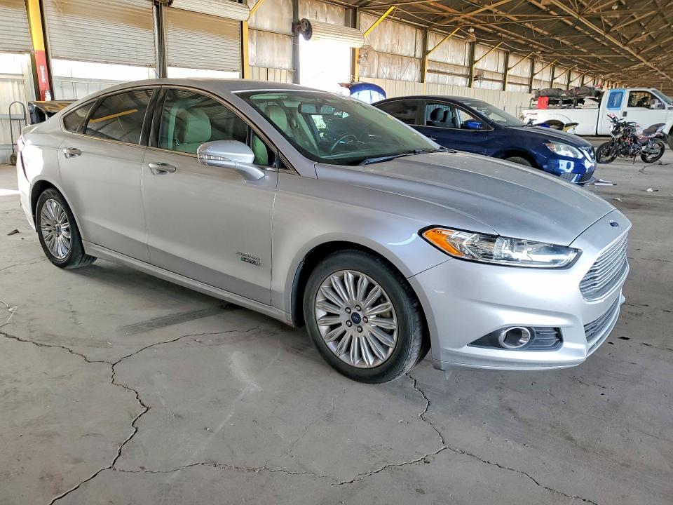 Photo 4 from auction – 2016 FORD FUSION with VIN 3FA6P0PU9GR112746