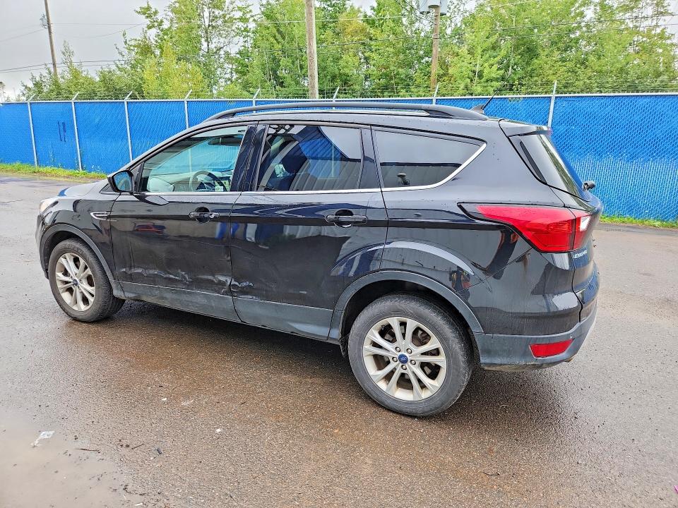 Photo 2 from auction – 2019 FORD ESCAPE with VIN 1FMCU9HDXKUB68006