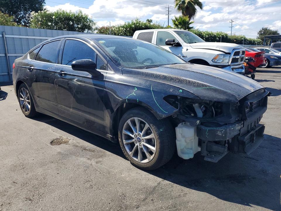 Photo 4 from auction – 2017 FORD FUSION with VIN 3FA6P0H74HR181094