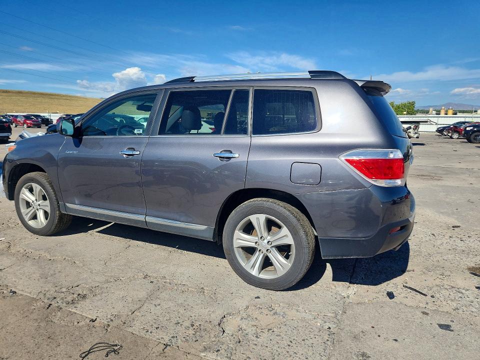 Photo 2 from auction – 2011 TOYOTA HIGHLANDER with VIN 5TDDK3EHXBS059567