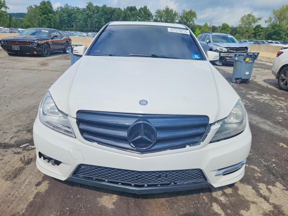Photo 5 from auction – 2013 MERCEDES-BENZ C with VIN WDDGF8ABXDR264751