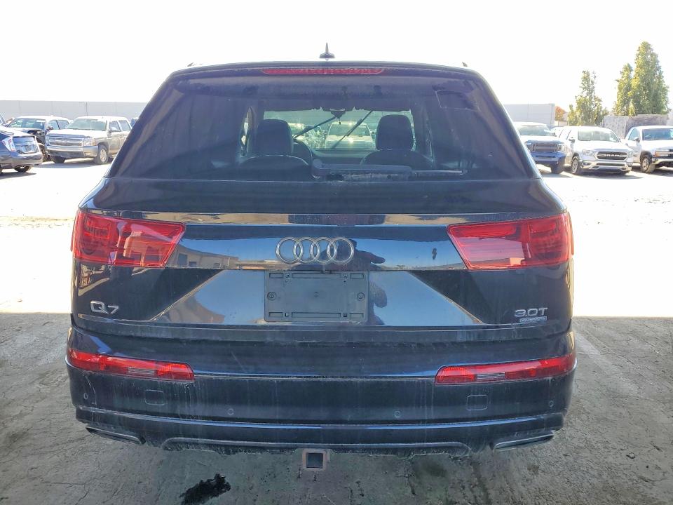 Foto 6 de la subasta – 2017 AUDI Q7 con VIN WA1VAAF78HD012778
