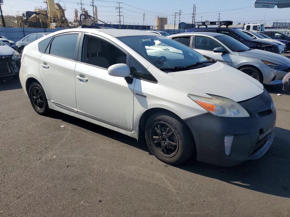 Zdjęcie 4 z aukcji – 2014 TOYOTA PRIUS z VIN JTDKN3DU3E1778755