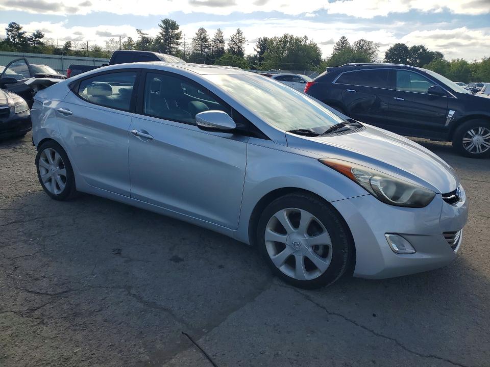 Снимка 4 от търг – 2013 HYUNDAI ELANTRA с VIN 5NPDH4AE4DH261281