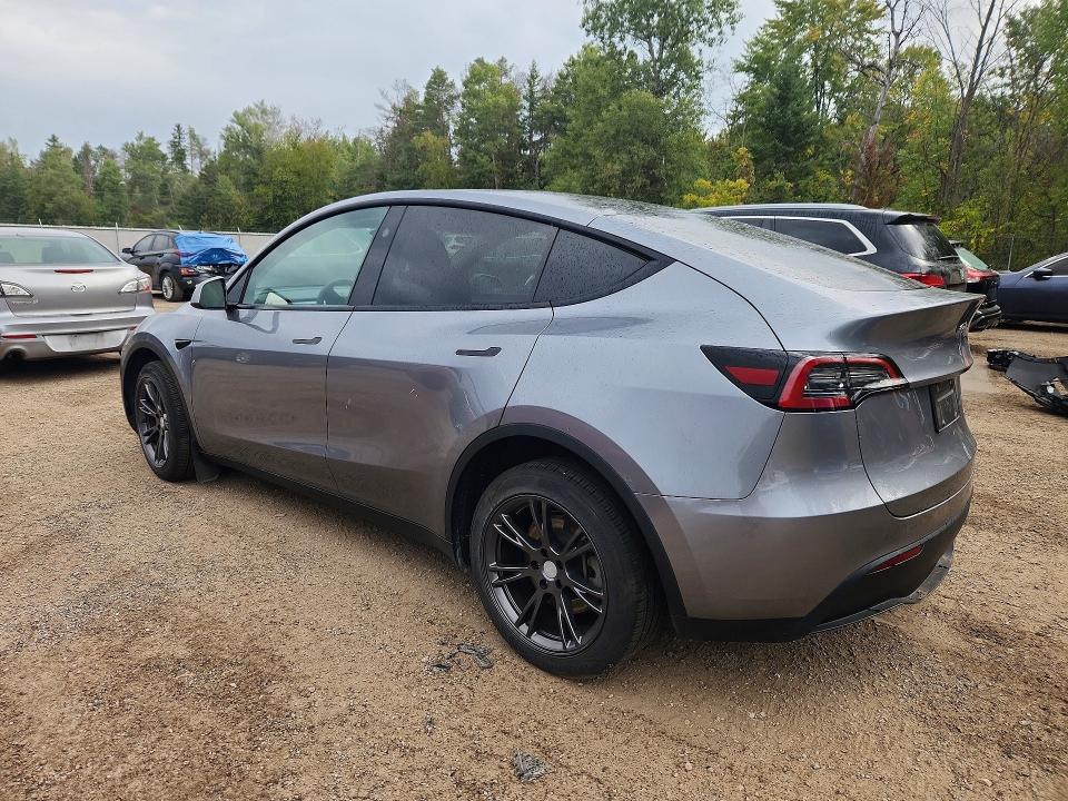 Снимка 2 от търг – 2024 TESLA MODEL Y с VIN LRWYGDEEXRC670920