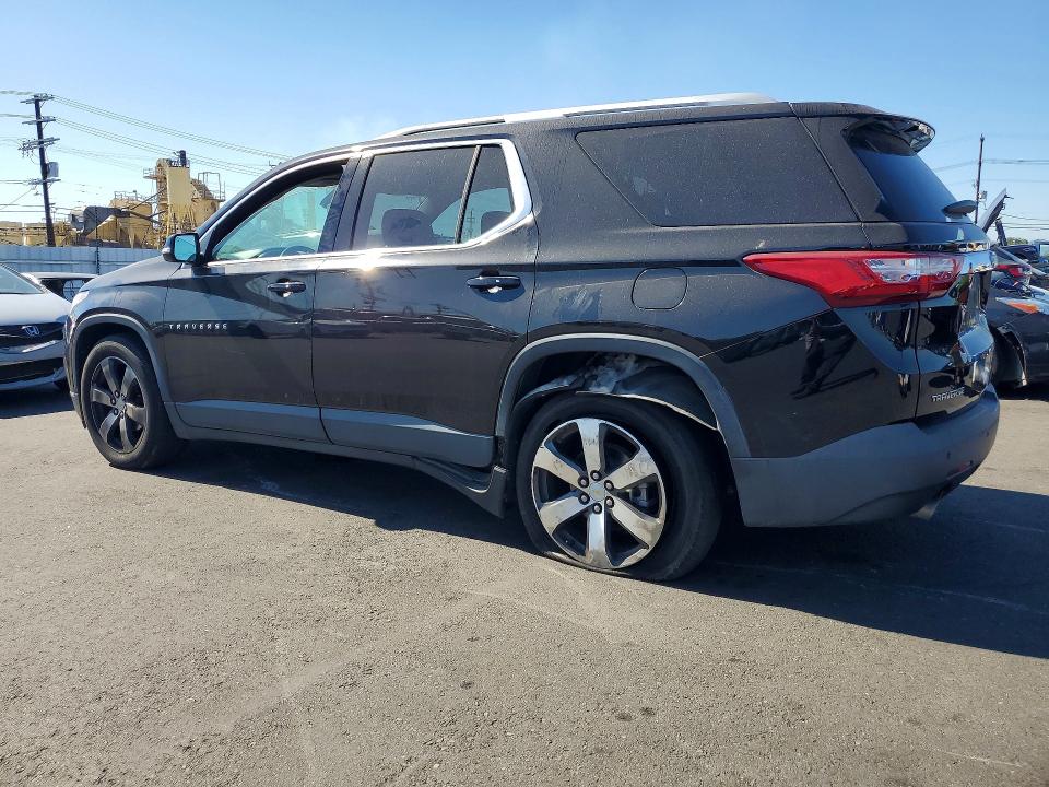 Photo 2 from auction – 2018 CHEVROLET TRAVERSE with VIN 1GNERHKW3JJ142342