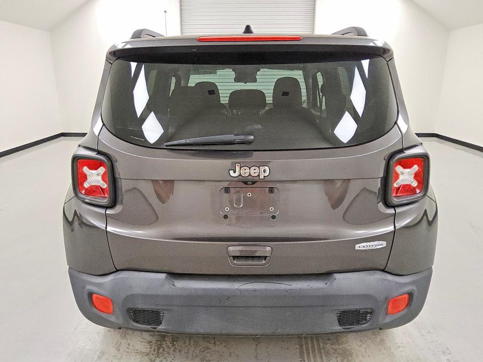 Photo 6 from auction – 2018 JEEP RENEGADE with VIN ZACCJABB6JPJ35765