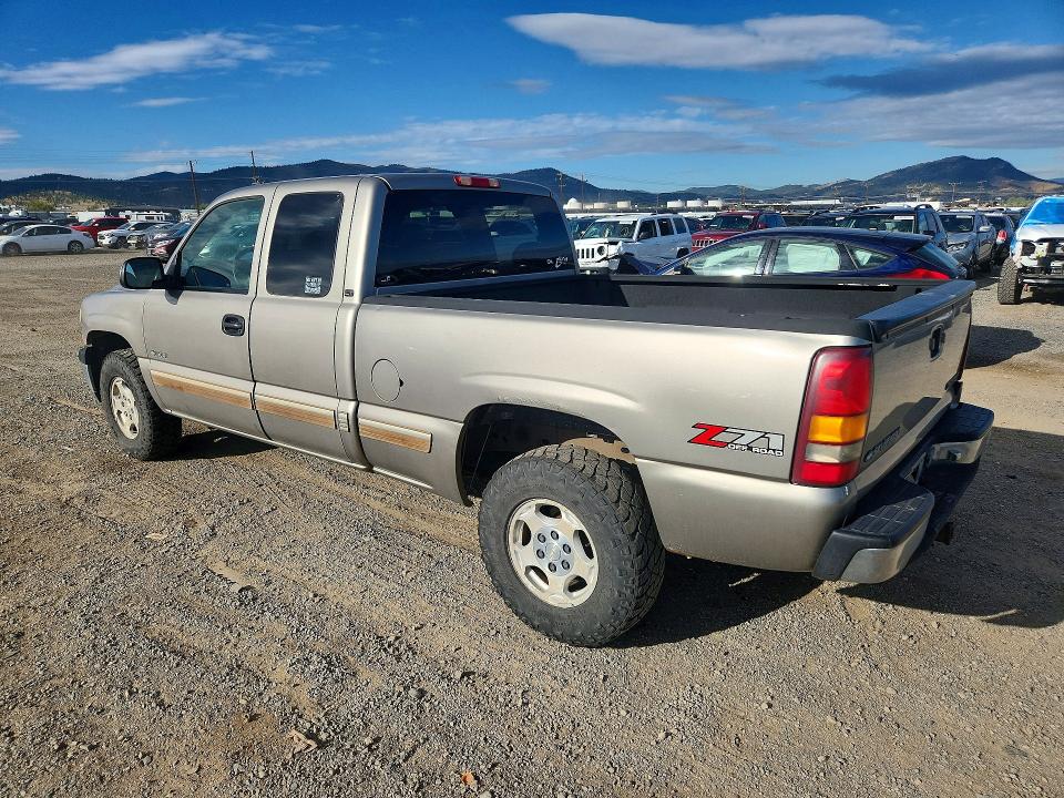 Фото 2 с аукциона – 2001 CHEVROLET SILVERADO с VIN 1GCEK19T71E136097