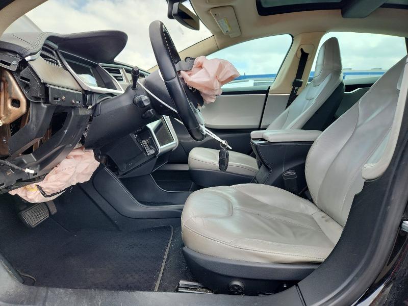 Foto 7 de la subasta – 2013 TESLA MODEL S con VIN 5YJSA1CN2DFP28025