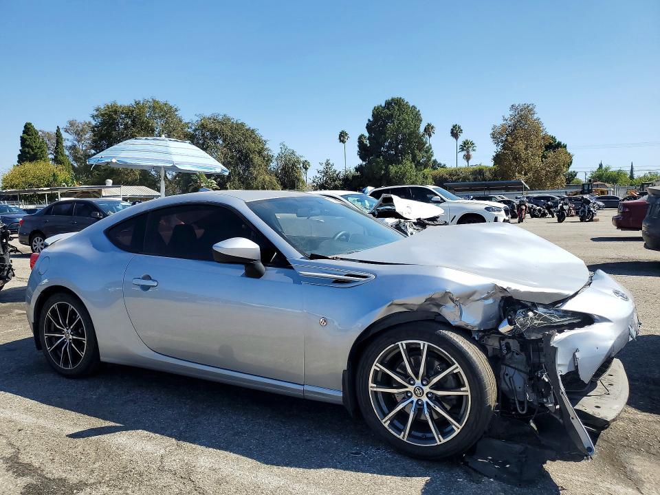 Photo 4 from auction – 2017 TOYOTA 86 with VIN JF1ZNAA15H8705188