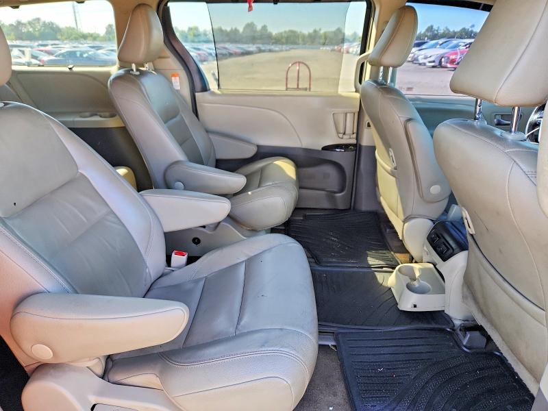 Photo 11 from auction – 2018 TOYOTA SIENNA with VIN 5TDDZ3DC8JS200491
