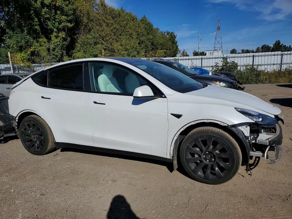 Фото 4 с аукциона – 2022 TESLA MODEL Y с VIN 7SAYGAEE0NF327194