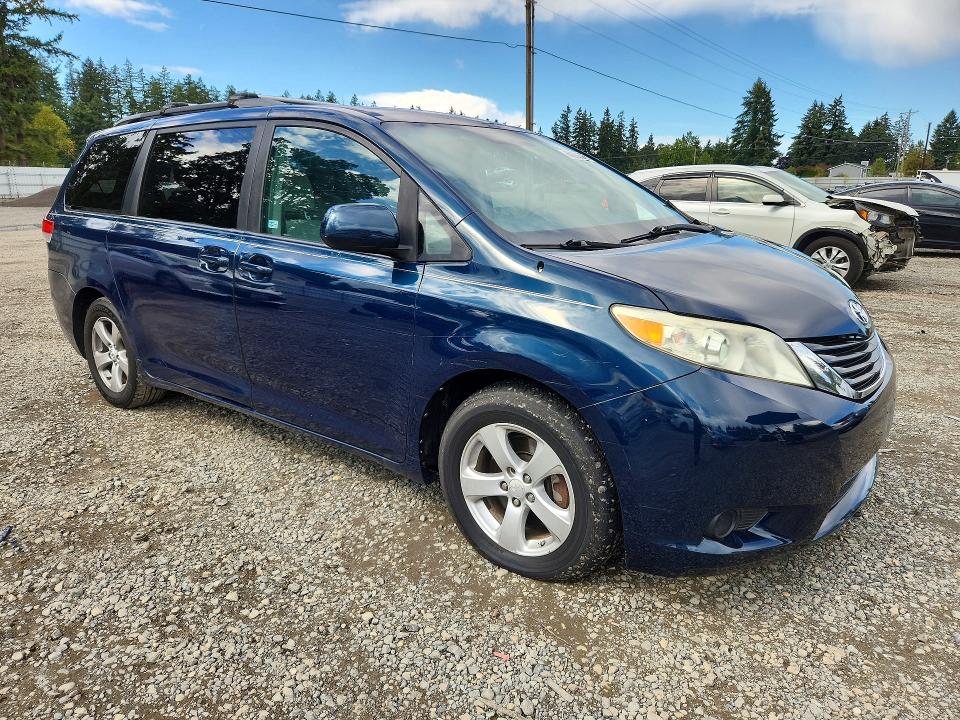 Photo 4 from auction – 2011 TOYOTA SIENNA with VIN 5TDKK3DC7BS102162