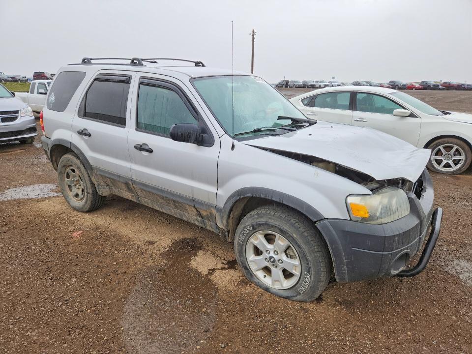 Photo 4 from auction – 2005 FORD ESCAPE with VIN 1FMYU931X5KE06875