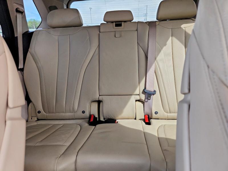 Foto 10 de la subasta – 2016 BMW X5 con VIN 5UXKR6C56G0J81994