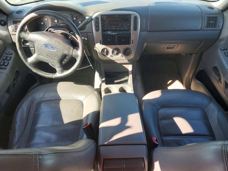 Снимка 8 от търг – 2003 FORD EXPLORER с VIN 1FMZU73KX3UA91840