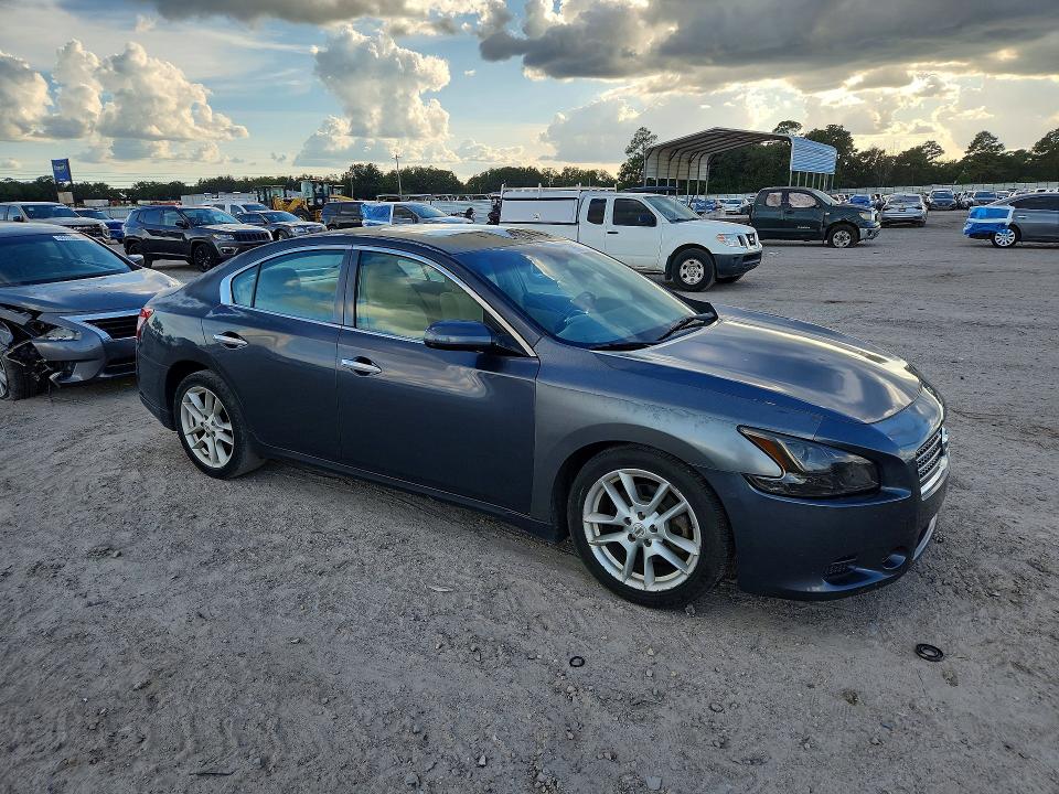 Photo 4 from auction – 2010 NISSAN MAXIMA with VIN 1N4AA5AP5AC869418