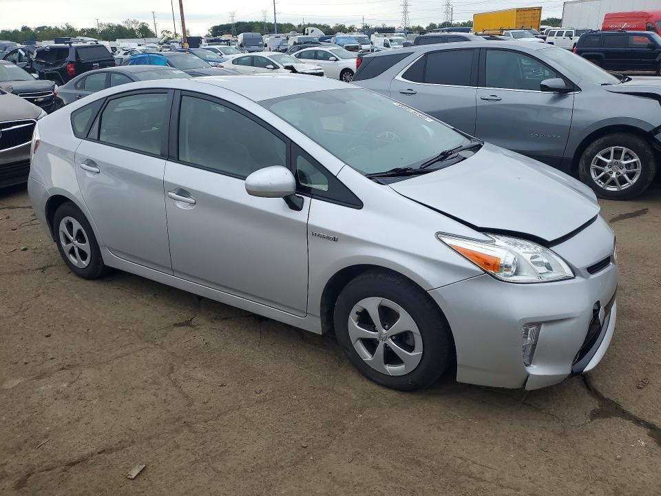 Фото 4 с аукциона – 2015 TOYOTA PRIUS с VIN JTDKN3DU2F0394988