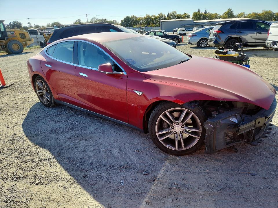 صورة رقم 4 من المزاد - 2015 TESLA MODEL S مع VIN 5YJSA1E20FF116086