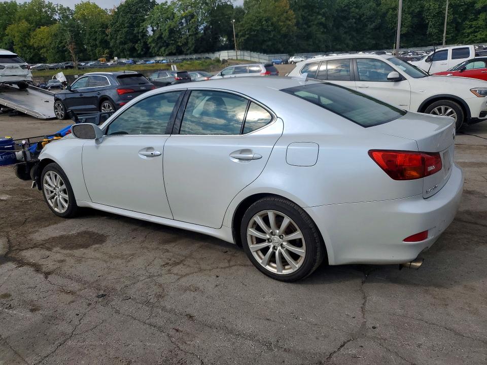 Zdjęcie 2 z aukcji – 2008 LEXUS IS z VIN JTHCK262885016892