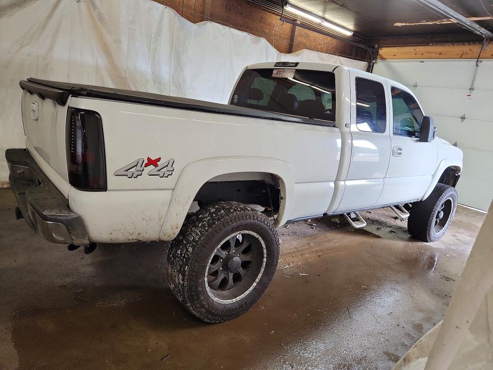 Photo 3 from auction – 2000 CHEVROLET SILVERADO with VIN 1GCGK29UXYE330284