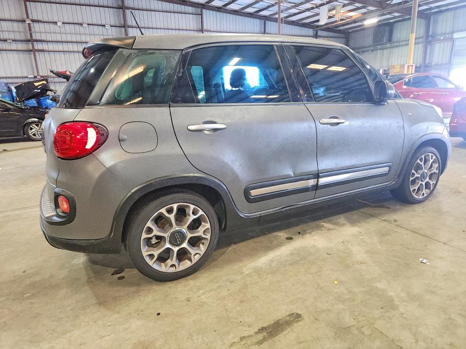 Photo 3 from auction – 2014 FIAT 500L with VIN ZFBCFADH5EZ017657