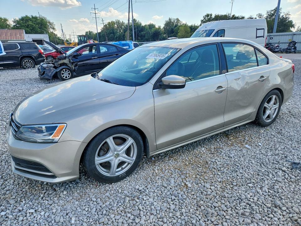 VOLKSWAGEN JETTA 2015 с VIN 3VWLA7AJ2FM419268 - Снимка от търг