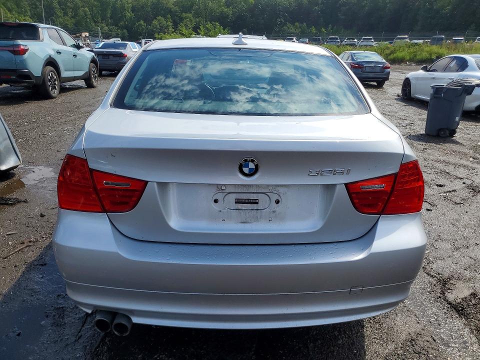 Photo 6 from auction – 2011 BMW 328 with VIN WBAPK5C51BA659728