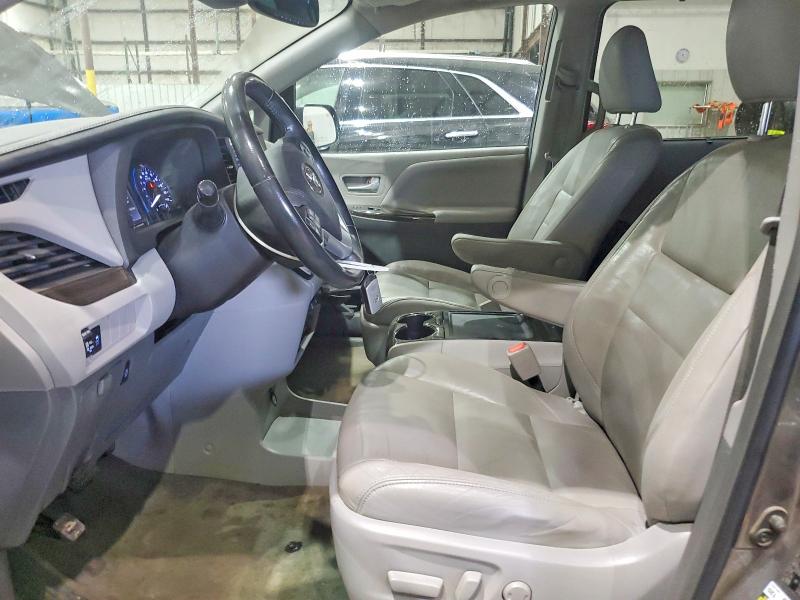 Снимка 7 от търг – 2018 TOYOTA SIENNA с VIN 5TDYZ3DC7JS911777