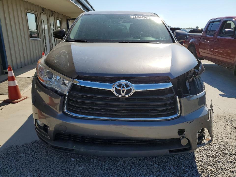 Photo 5 from auction – 2016 TOYOTA HIGHLANDER with VIN 5TDBKRFH4GS324757