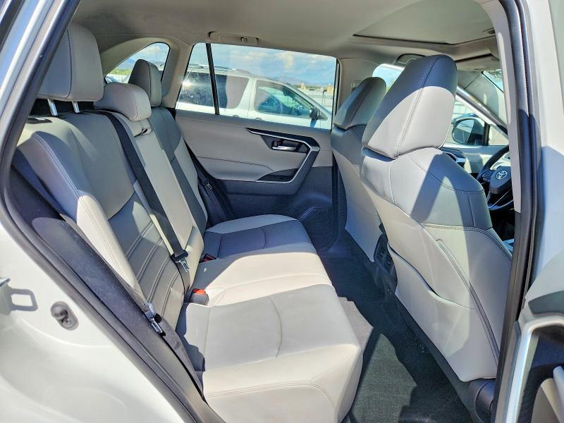 Photo 11 from auction – 2021 TOYOTA RAV4 with VIN 2T3A1RFV5MW231440