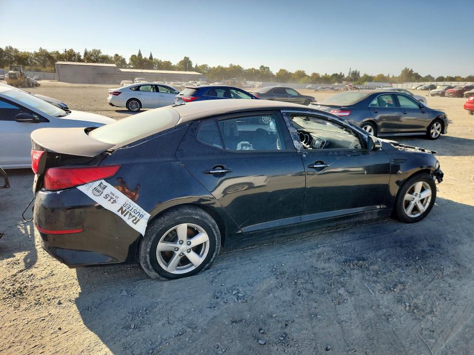 Снимка 3 от търг – 2015 KIA OPTIMA с VIN 5XXGM4A72FG476912