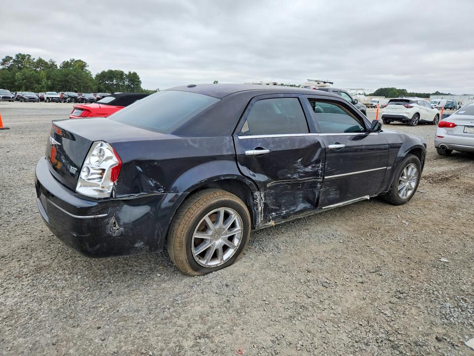 Foto 3 de la subasta – 2010 CHRYSLER 300 con VIN 2C3CK5CV2AH147725